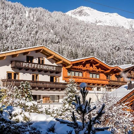 "Quality Hosts Arlberg" Hotel Zur Pfeffermuehle Sankt Anton am Arlberg Exterior photo